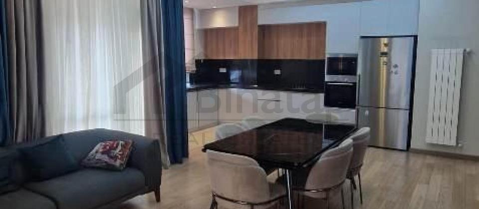 Tefekkur Universitetinin yani, 28 May m/s yaxin 3 otaqli menzil satilir/107 kv.m. - 2