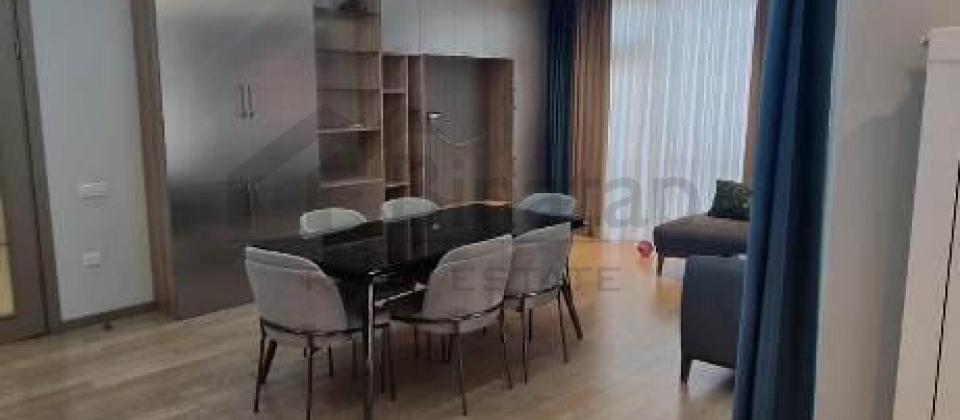 Tefekkur Universitetinin yani, 28 May m/s yaxin 3 otaqli menzil satilir/107 kv.m.