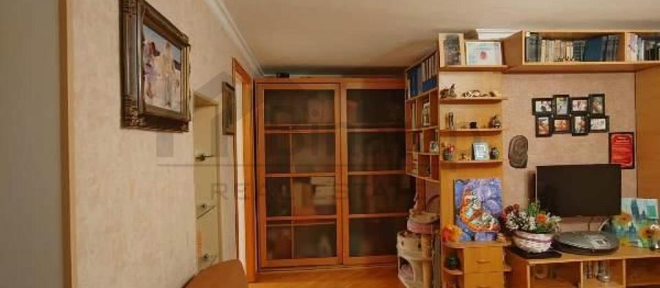 İzmir parkina yaxin, Kafedral Kilsesinin yaninda 2 otaqli menzil satilir/65 kv.m. - 4