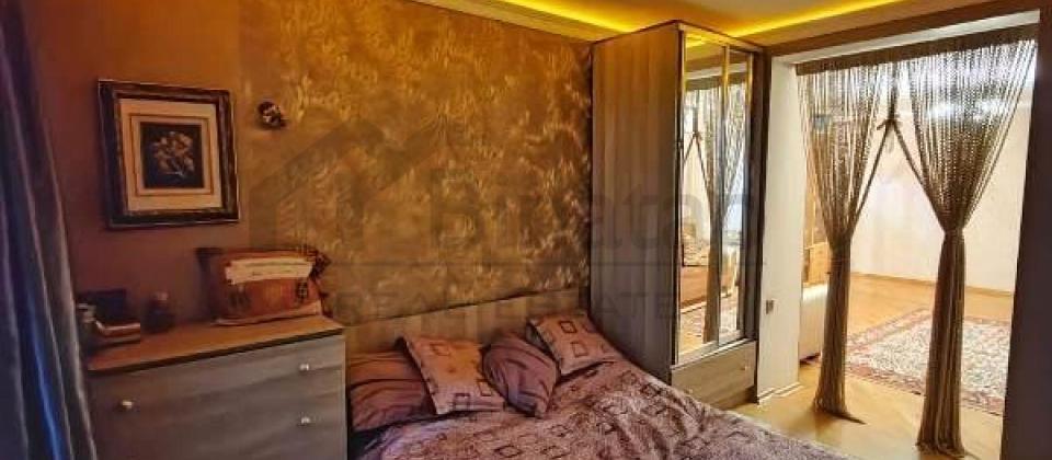 İzmir parkina yaxin, Kafedral Kilsesinin yaninda 2 otaqli menzil satilir/65 kv.m. - 6