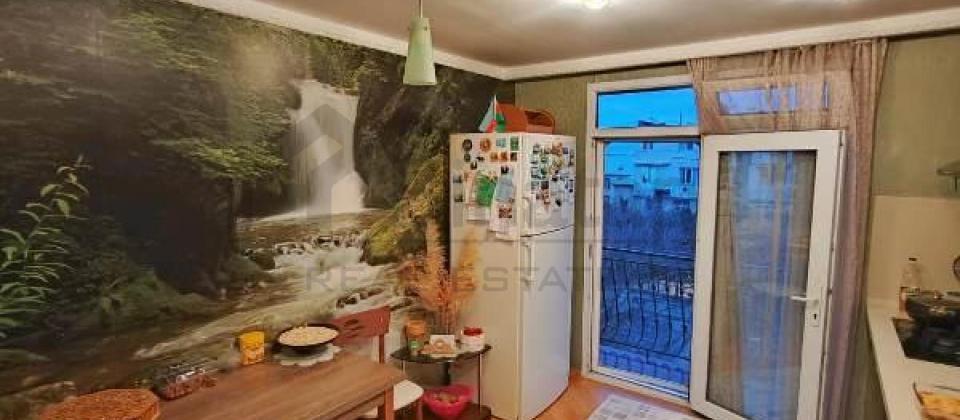 İzmir parkina yaxin, Kafedral Kilsesinin yaninda 2 otaqli menzil satilir/65 kv.m. - 8