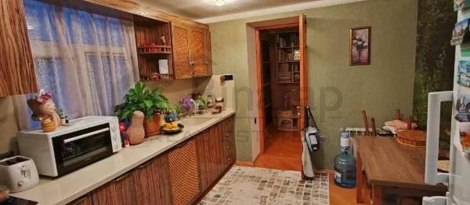 İzmir parkina yaxin, Kafedral Kilsesinin yaninda 2 otaqli menzil satilir/65 kv.m. - 9