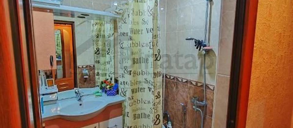 İzmir parkina yaxin, Kafedral Kilsesinin yaninda 2 otaqli menzil satilir/65 kv.m. - 10