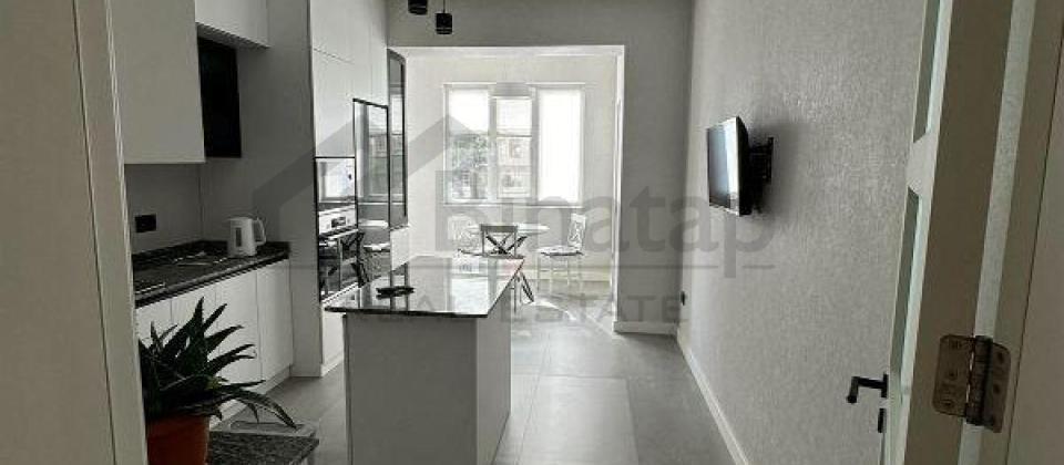 Yashil Ada ushaq bagchasinin yani, 8 Noyabr m/s yaxin 3 otaqli menzil satilir/125 kv.m. - 6