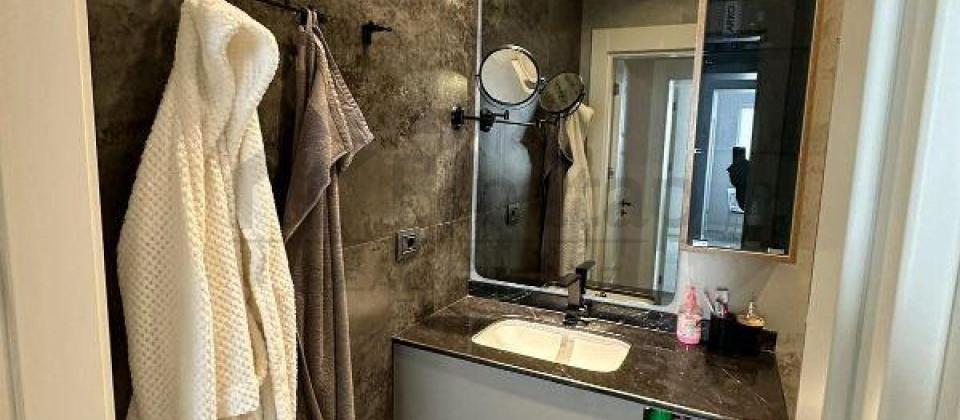 Yashil Ada ushaq bagchasinin yani, 8 Noyabr m/s yaxin 3 otaqli menzil satilir/125 kv.m. - 14