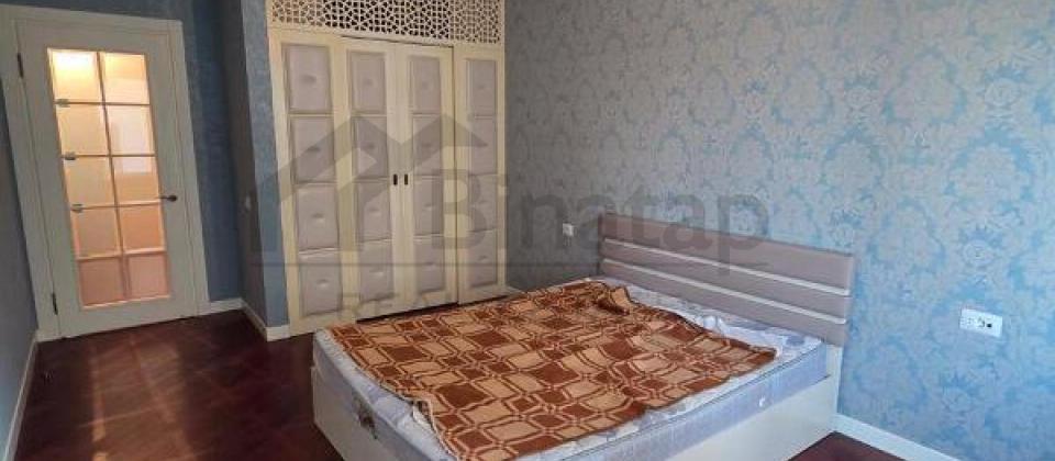 Yashil Ada ushaq bagchasinin yani, 8 Noyabr m/s yaxin 2 otaqli menzil satilir/106 kv.m. - 4