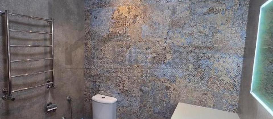 Yashil Ada ushaq bagchasinin yani, 8 Noyabr m/s yaxin 2 otaqli menzil satilir/106 kv.m. - 9