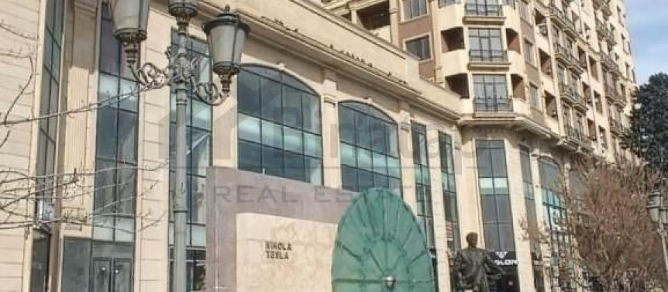 28 May m/s ve Tesla parkinin yaninda 3 otaqli menzil kiraye verilir/164 kv.m. - 2