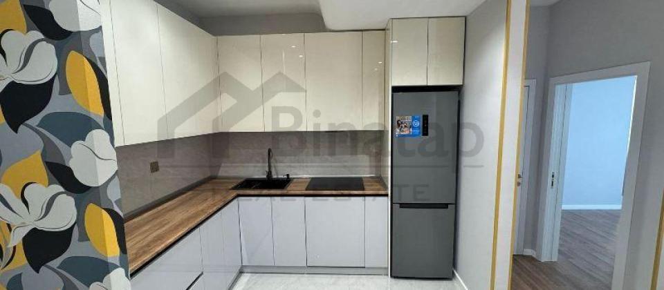 Tefekkur Universitetinin yani, 28 May m/s yaxin 2 otaqli menzil satilir/54 kv.m. - 10