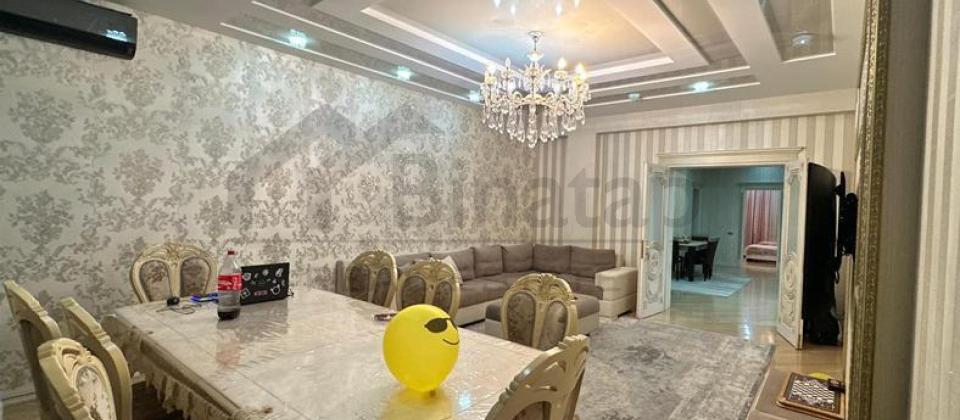 4cu mkrn, Memar Ecemi m/s yaxin 4 otaqli menzil satilir/170 kv.m. - 2