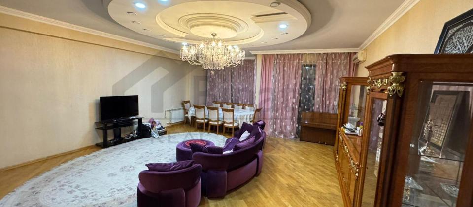 Satılır 3 otaqlı yeni tikili 145 m², 28 May m. - 3