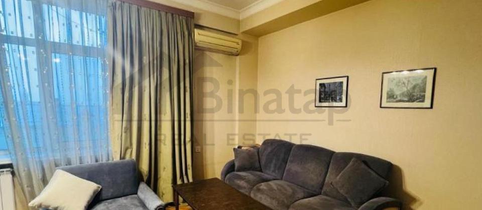 Teze Bey hamaminin yani, İcherisheher m/s yaxin 3 otaqli menzil kiraye verilir/80 kv.m.