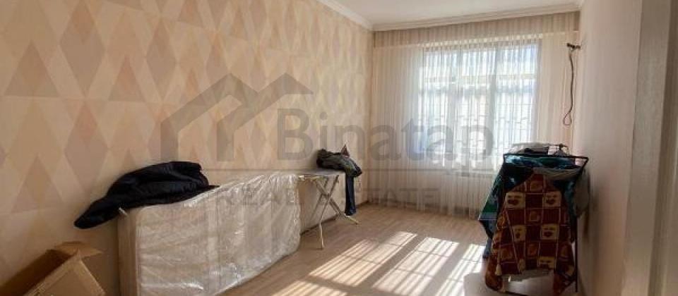 Tefekkur Universitetinin yani, 28 May m/s yaxin 3 otaqli menzil satilir/114 kv.m. - 6