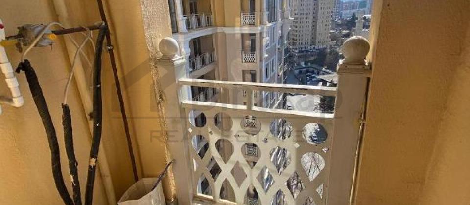 Tefekkur Universitetinin yani, 28 May m/s yaxin 3 otaqli menzil satilir/114 kv.m. - 14