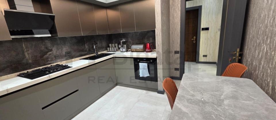 E.Akademiyasi metrosu - 8