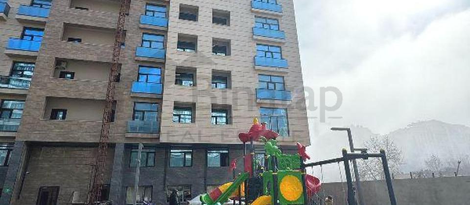 Azadliq prospekti, 28 May m/s yaninda 4 otaqli menzil satilir/195 kv.m. - 3