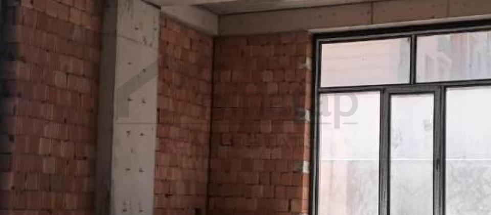 Azadliq prospekti, 28 May m/s yaninda 4 otaqli menzil satilir/195 kv.m. - 7