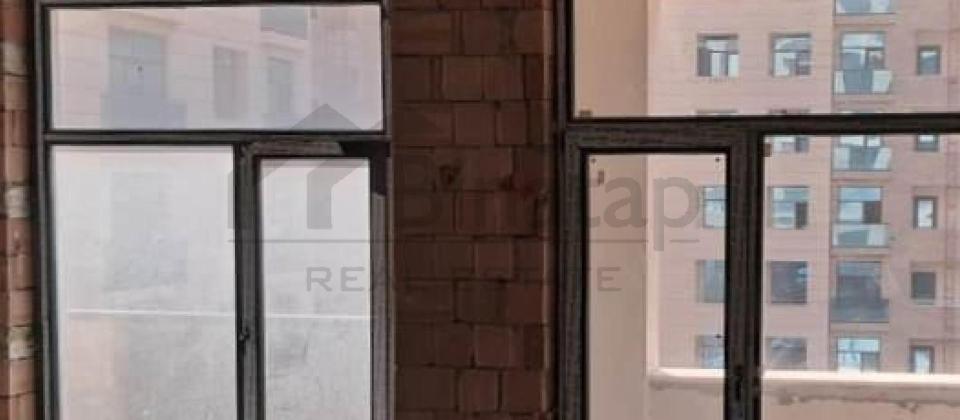 Azadliq prospekti, 28 May m/s yaninda 4 otaqli menzil satilir/195 kv.m. - 8