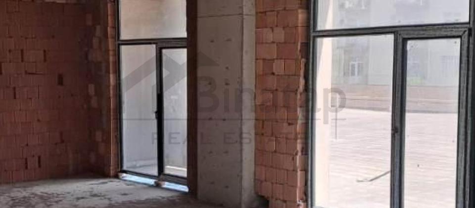 Azadliq prospekti, 28 May m/s yaninda 4 otaqli menzil satilir/195 kv.m. - 9