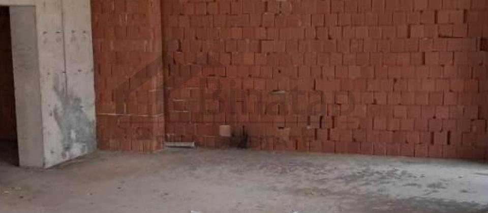 Azadliq prospekti, 28 May m/s yaninda 4 otaqli menzil satilir/195 kv.m. - 12