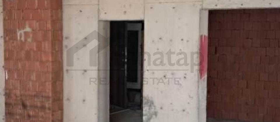 Azadliq prospekti, 28 May m/s yaninda 4 otaqli menzil satilir/195 kv.m. - 14