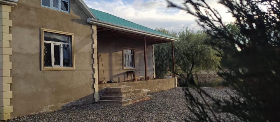 Satılır 3 otaqlı həyət evi/bağ evi 125 m², Novxanı q. - 2