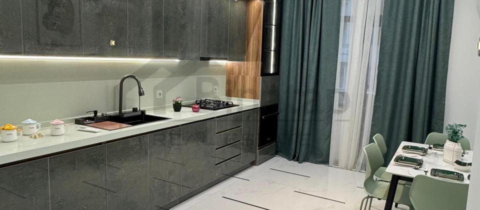 “Koala”, parkın yanında. Azadliq prospektində. - 8