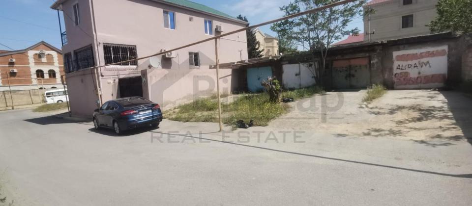 Satılır: Qaraj və Əlavə Torpaq Sahəsi Bakıxanov qəsəbəsində