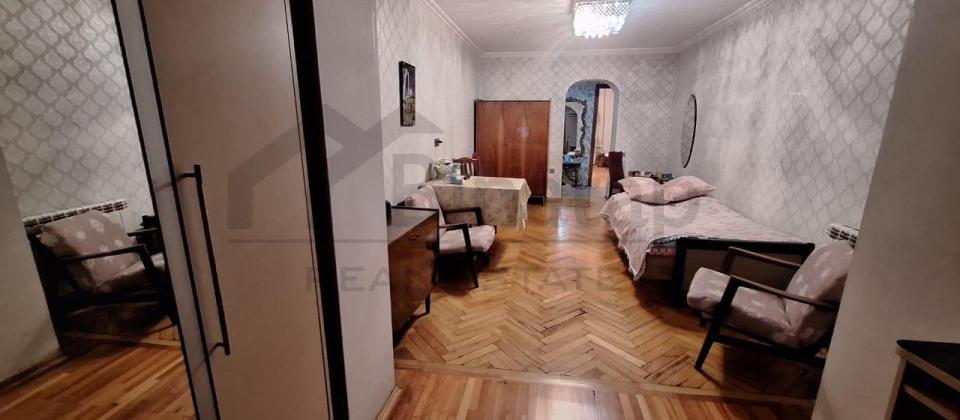 Satılır 2 otaqlı köhnə tikili 55 m², Nizami m. - 2