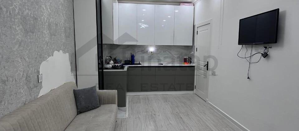 Satılır 2 otaqlı köhnə tikili 60 m², Bakıxanov q.