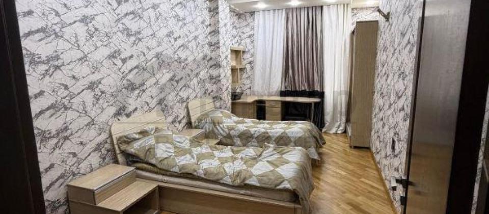 Yasamal parkinin yani, Elmler Akademiyasi m/s yaxin 3 otaqli menzil satilir/110 kv.m. - 4