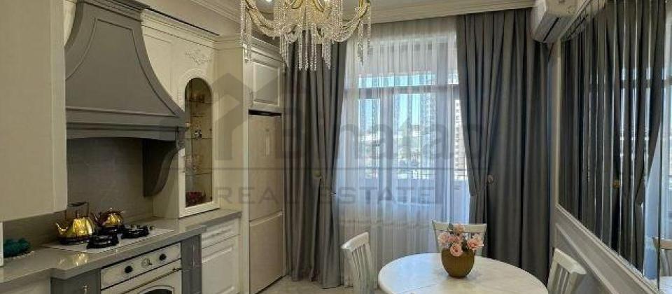 ADA Universiteti, Genclik ve 28 May m/s yaxin 3 otaqli menzil satilir/130 kv.m. - 9