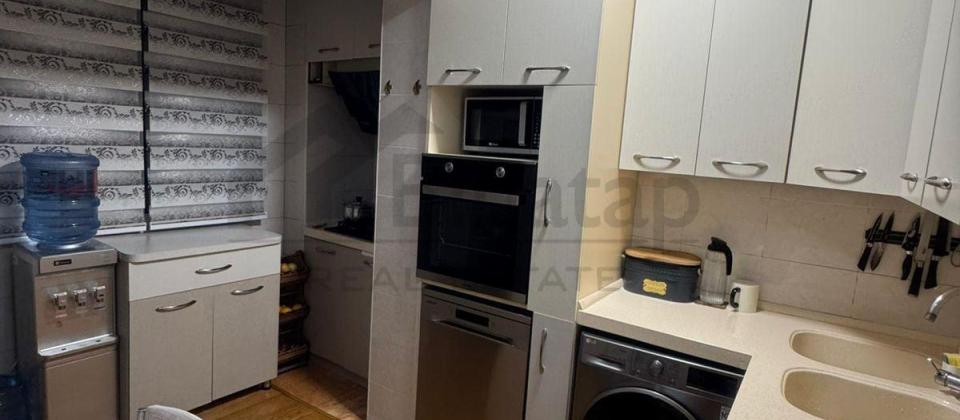 Satılır 4 otaqlı köhnə tikili 110 m², Yeni Günəşli q. - 2