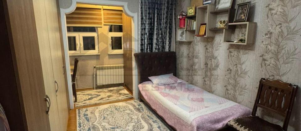 Satılır 4 otaqlı köhnə tikili 110 m², Yeni Günəşli q. - 10
