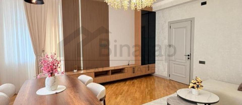 Huseyn Cavid parki ve Elmler Akademiyasi m/s yaxin 3 otaqli menzil satilir/110 kv.m. - 2