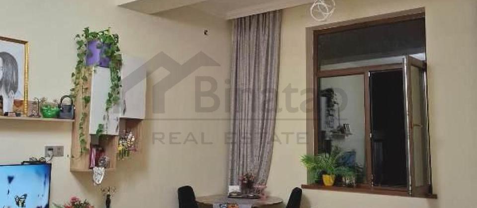 İnqlab, Tibb Universiteti ve 8 Noyabr m/s yaxin 2 otaqli menzil satilir/53 kv.m. - 4