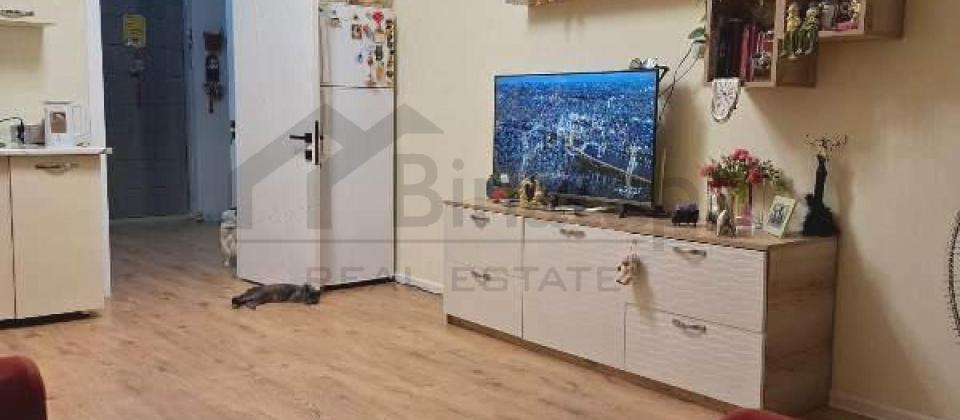 İnqlab, Tibb Universiteti ve 8 Noyabr m/s yaxin 2 otaqli menzil satilir/53 kv.m. - 6