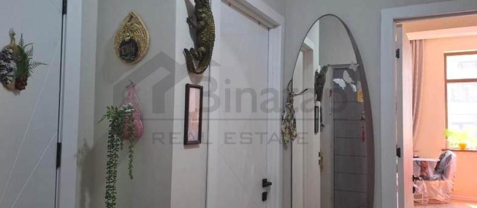 İnqlab, Tibb Universiteti ve 8 Noyabr m/s yaxin 2 otaqli menzil satilir/53 kv.m. - 11