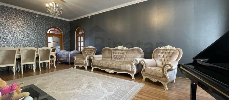 Satılır 6 otaqlı həyət evi/bağ evi 240 m², Bülbülə q.