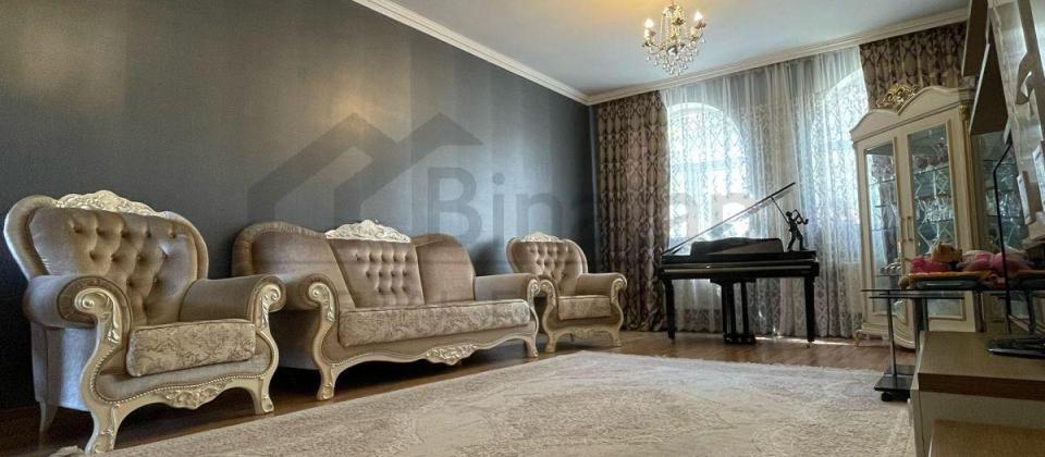 Satılır 6 otaqlı həyət evi/bağ evi 240 m², Bülbülə q. - 2