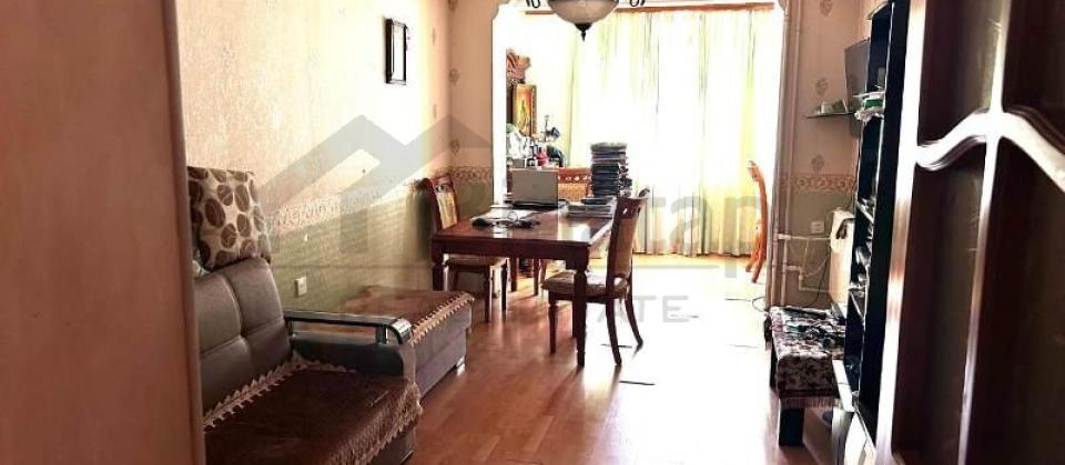 Huseyn Cavid parki ve Elmler Akademiyasi m/s yaxin 2 otaqli menzil satilir/55 kv.m.