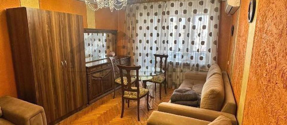 Kooperasiya Universiteti ve Cidir meydaninin yaninda 2 otaqli menzil kiraye verilir/50 kv.m. - 2