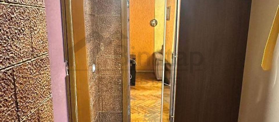 Kooperasiya Universiteti ve Cidir meydaninin yaninda 2 otaqli menzil kiraye verilir/50 kv.m. - 10