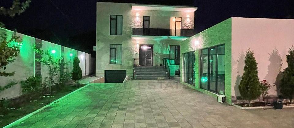 Satılır 6 otaqlı həyət evi/bağ evi 400 m², Badamdar q.