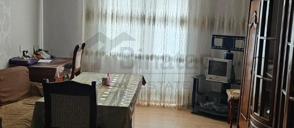 Satılır 4 otaqlı köhnə tikili 86 m², Binə q. - 2