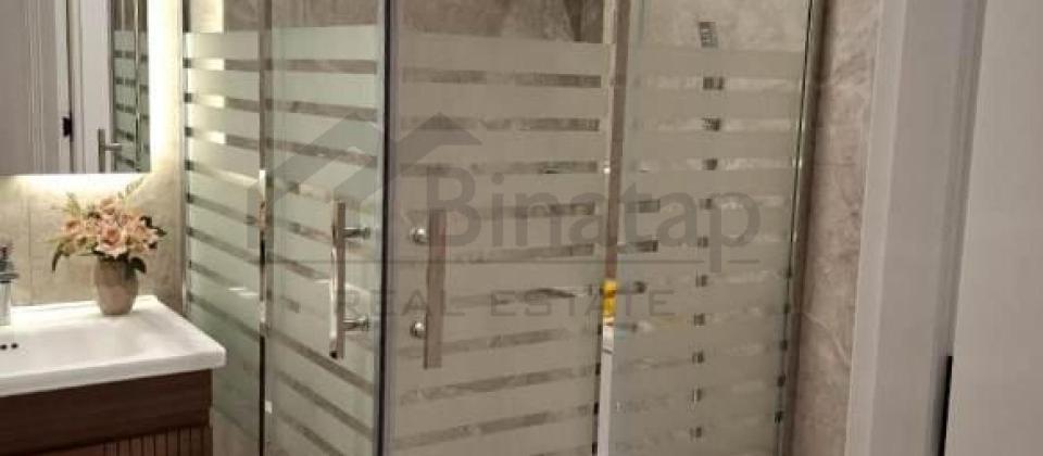 Sherq bazarinin yani, 28 May m/s yaxin 2 otaqli menzil satilir/65 kv.m. - 12