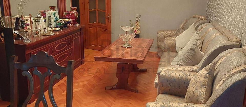 Azadliq Prospekti m/s yaninda 4 otaqlı menzil satilir/75 kv.m., 8ci mkrn - 3