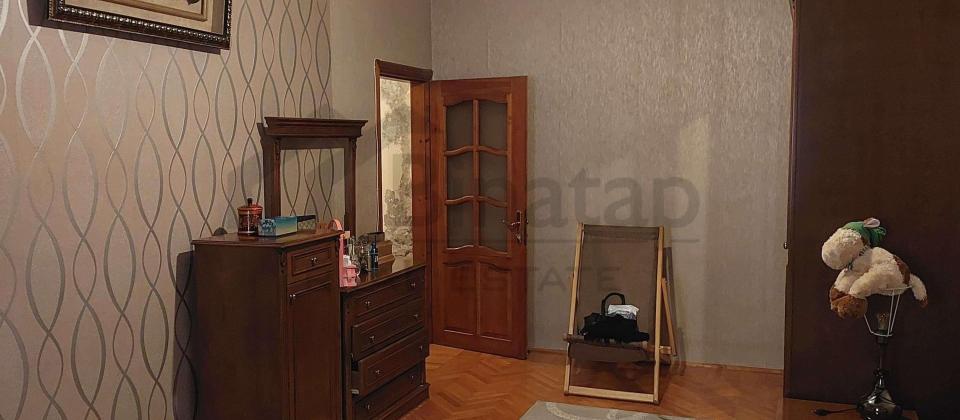 Azadliq Prospekti m/s yaninda 4 otaqlı menzil satilir/75 kv.m., 8ci mkrn - 4