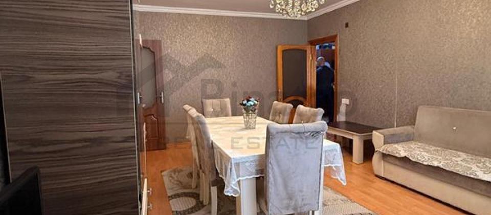 Avropa Azerbaycan mektebinin yani, Elmler Akademiyasi m/s yaxin 4 otaq satilir/110 kv.m. - 2