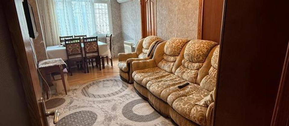 Avropa Azerbaycan mektebinin yani, Elmler Akademiyasi m/s yaxin 4 otaq satilir/110 kv.m. - 3